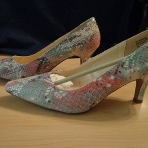 Karen Scott Heels